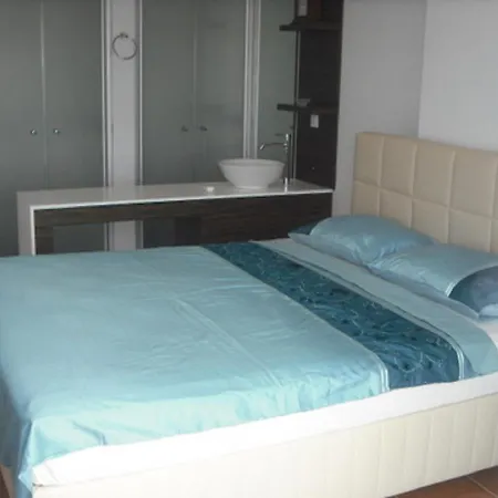公寓 Babylon Bliss Is A Unique 3 Bed 3 Bath Duplex Home With Its Own Private Pool 锡德