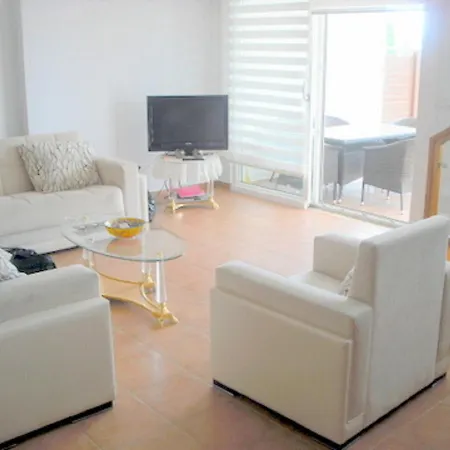 דירה Babylon Bliss Is A Unique 3 Bed 3 Bath Duplex Home With Its Own Private Pool