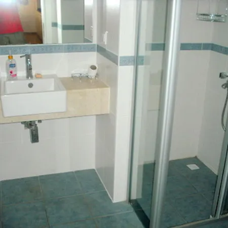 Babylon Bliss Is A Unique 3 Bed 3 Bath Duplex Home With Its Own Private Pool Appartement *
