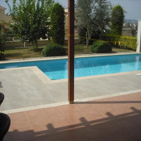 Appartement Babylon Bliss Is A Unique 3 Bed 3 Bath Duplex Home With Its Own Private Pool Sidé